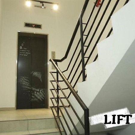 Z Hotel Ara Damansara, Lrt, Mall, Airport Петалинг Джая Екстериор снимка